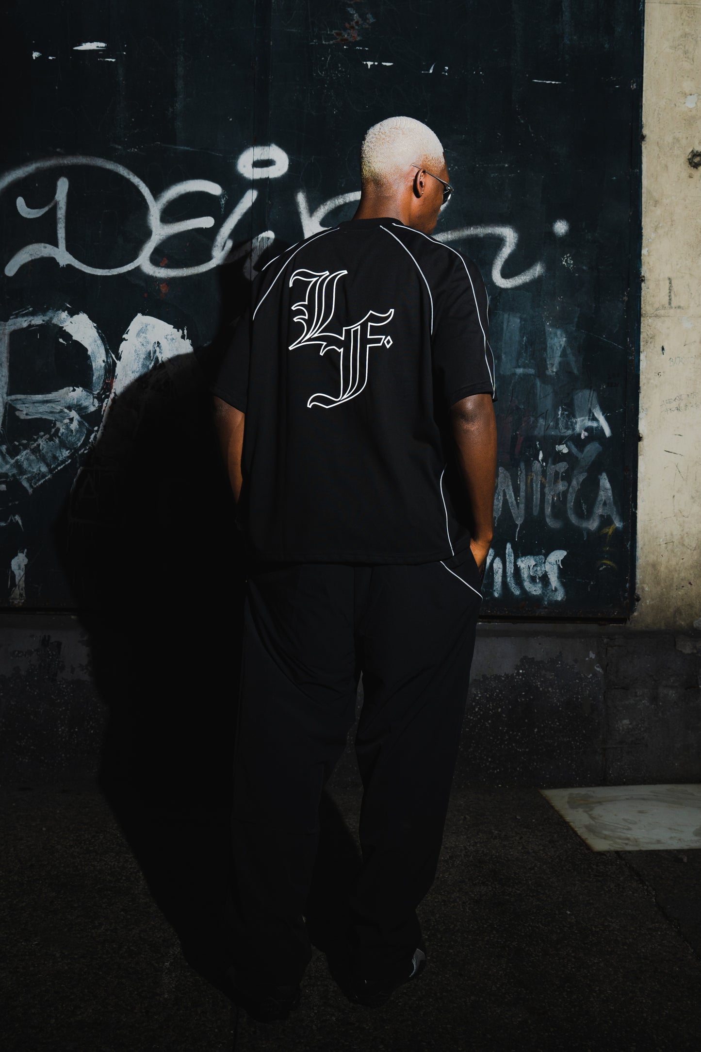 PERFORMANCE TEE